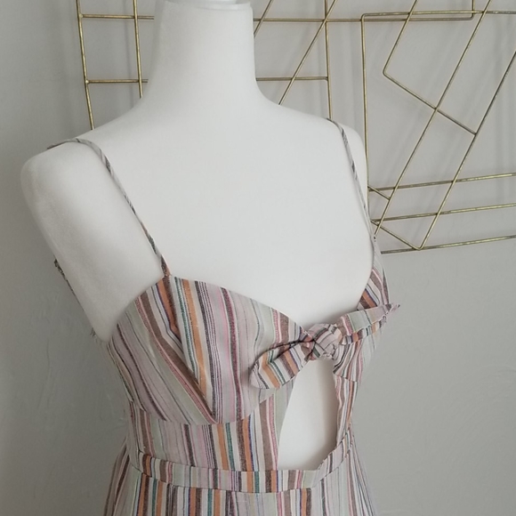 6 Shore Road Bayside Linen Jumpsuit (Size M) - Picture 3 of 9